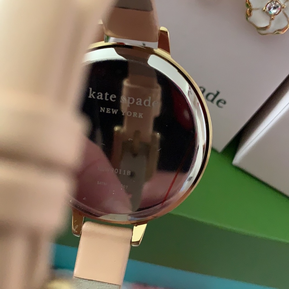 NWT! Kate Spade Watch & Earrings Set - Picture 3 of 16